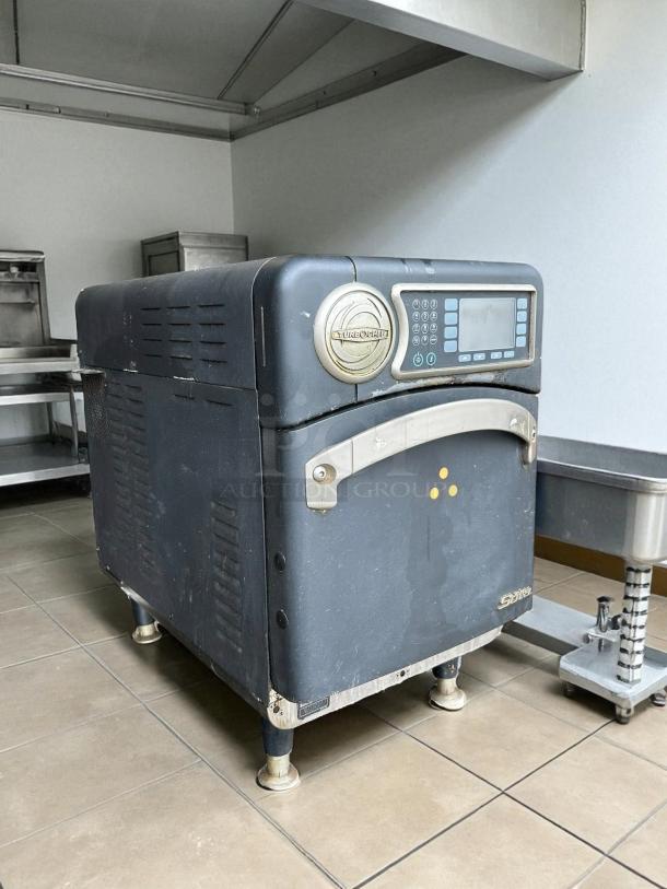 TurboChef I1 SOTA oven, excellent condition, ventless rapid cook, tested working, digital controls, black exterior.