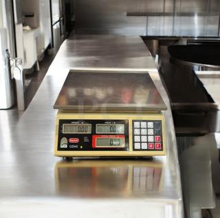 Berkel CZ342 digital price computing scale, 9V DC, outstanding condition, fully tested, visible digital display and keypad.