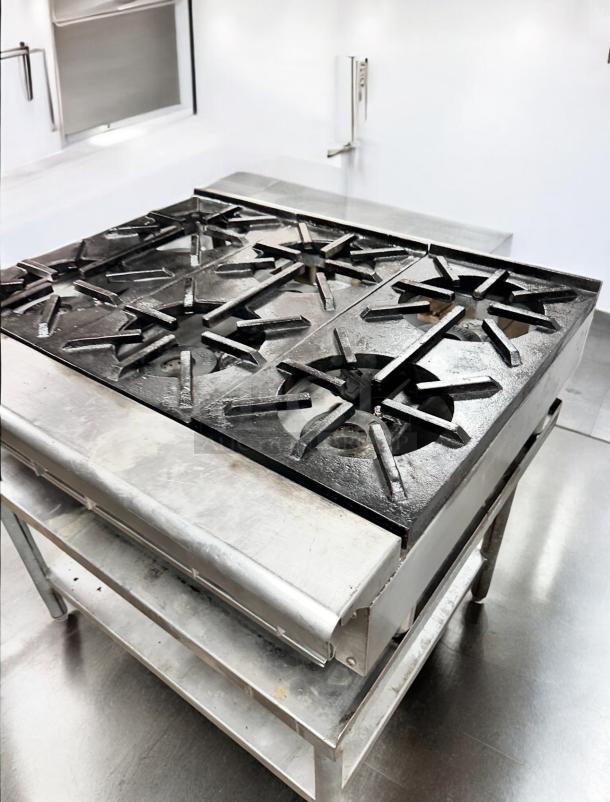 Imperial 6-burner gas hot plate range in superb condition, countertop model, tested and working, by Imperial Commercial Cooking Equipment.