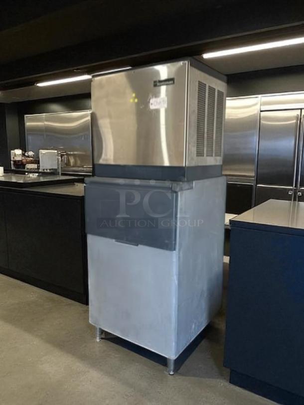 Scotsman CME1056AS commercial ice maker in superb condition, 208/230V, fully tested and working, modular cube design.