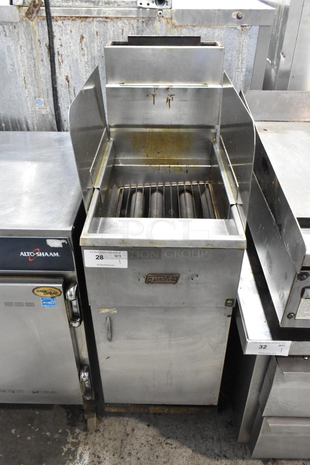Pitco Frialator 40S stainless steel natural gas deep fat fryer with 2 splash guards and commercial casters, 105,000 BTU.