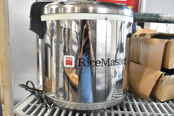 Brand new RiceMaster 56919 commercial rice warmer, 92 cup capacity, stainless steel finish. Slight scratch and dent. 120V, 1 phase.