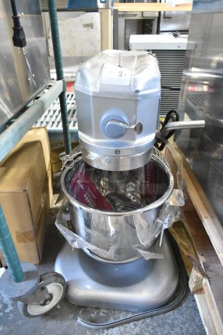 Brand new Estella 348EMIX12G metal countertop mixer, 12 Qt., with bowl lift, guard, whisk, 120V. Scratch and dent condition.
