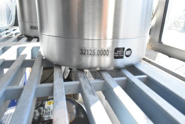Brand new Bunn 2.5L stainless steel airpot, model 32125.0000. Features lever action and scratch-and-dent condition. NSF certified.