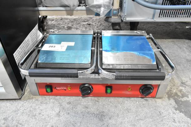 Brand new 2023 Avantco 177PG400S stainless steel dual panini grill, smooth plates, 19 5/8"x9 1/8" surface, 120V.