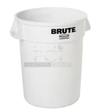Rubbermaid BRUTE Series 32 Gal. white trash can, model FG263200WHT. Brand new condition, durable commercial design.