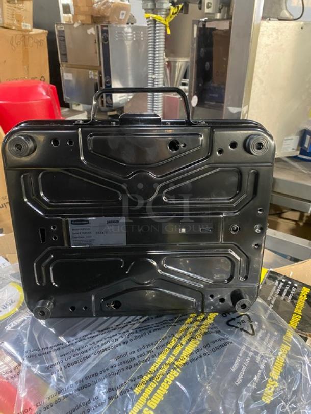 Brand new Rubbermaid Pelouze black briefcase-style scale, model FGP250S, for 250 lb capacity. Features sturdy legs and label.