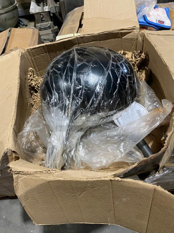 Brand new Town 16" round Mandarin wok, wrapped in plastic in original box. Ideal for commercial use.