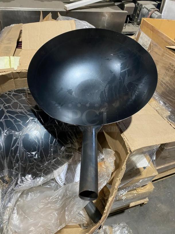 Brand new Town Commercial 16" round Mandarin wok, black finish, sturdy handle, in original packaging.