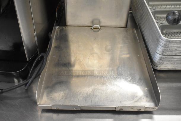 Bunn ITCB-DV stainless steel iced tea machine, includes a poly brew basket. 120 volts, 1-phase. Ideal for commercial use.