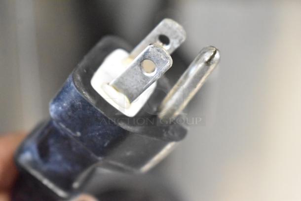 Close-up of a power plug for the Bunn ITCB-DV iced tea machine. 120 Volts, 1 Phase compatibility.