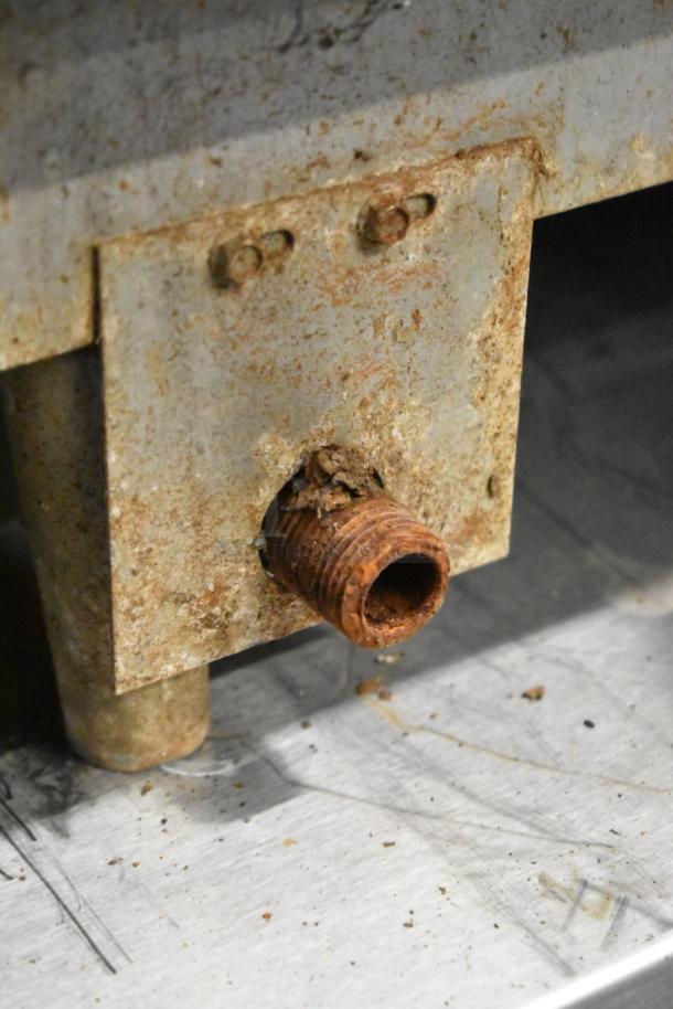 Star 615-MP stainless steel commercial griddle, 20,000 BTU. Visible surface rust on parts, suggesting wear and aging.