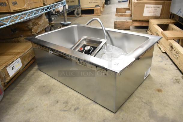BRAND NEW Avantco 177TM12B hot food well, top mount, full size, with round corners, drain, 208V, 1 phase, minor scratches.