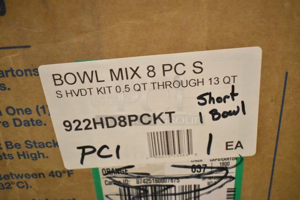 Label of Vollrath 922HD8PCKT 8-piece stainless steel mixing bowl set showing model and quantity details.