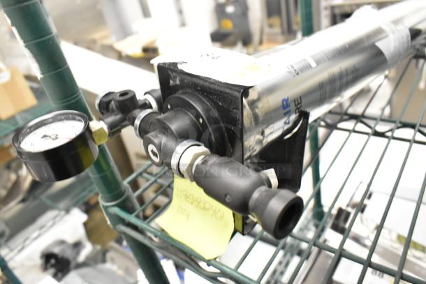 Brand new Pentair Everpure i2000 water filtration system, scratch and dent, gauge and connectors visible, in packaging.