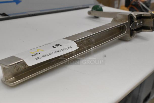 Brand new Garde Heavy-Duty #10 Manual Can Opener with minor scratches, includes brand marking and auction label.
