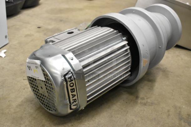 BRAND NEW Hobart FD4/125-1 Commercial Garbage Disposer with Short Upper Housing, 1 1/4 hp, visible scratches, 208-240/480V.