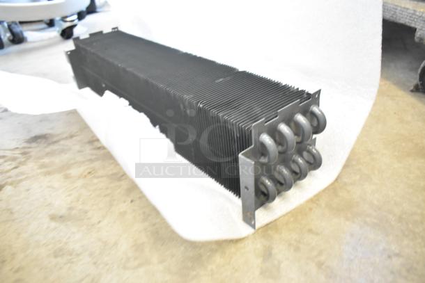 Beverage-Air 185305499D evaporator coil, compatible with SP, UC, VSP, VUR, VWR, WT series; in good condition.