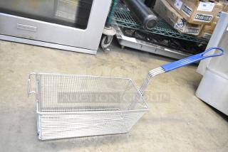 Brand new metal fry basket with blue handle, minor scratches. Ideal for deep frying. Sold as 2 pieces per bid.