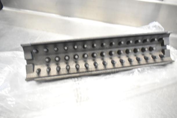 Brand new Avantco 17818115 evaporator coil for 27" AU and AWT series, scratch and dent, durable metal construction.