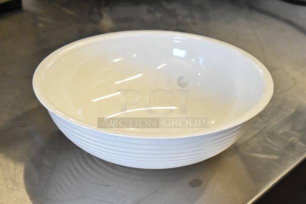 White poly bowl, new condition, part of a 13-piece auction, includes Steelite 5732SX005 spoons, minimal wear.
