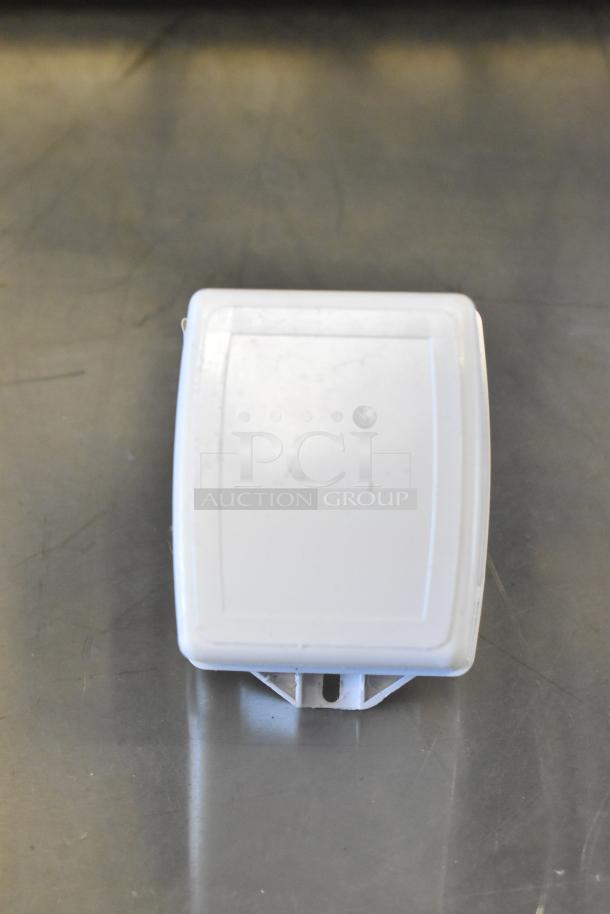 Tanda TS-MU3 grounded outlet timer, white, visible wear. Ideal for automated power scheduling.