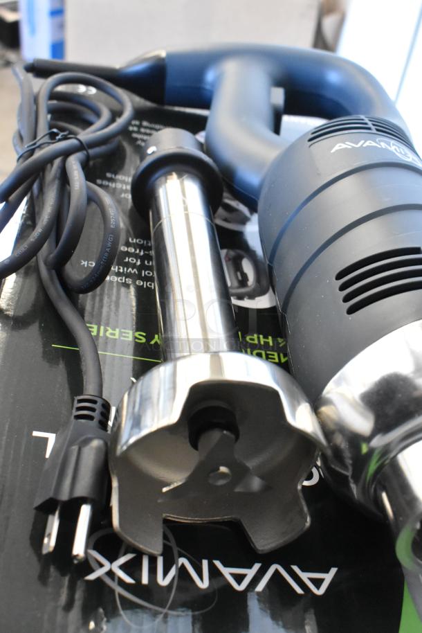 BRAND NEW 2023 AvaMix 928IBMD10 10" immersion blender, 3/4 hp, variable speed, 120V. Slightly scratched.
