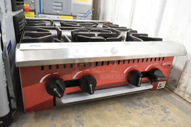 BRAND NEW Avantco 177CAGR424 stainless steel commercial charbroiler grill, natural gas, 112,000 BTU, visible scratches and dents.