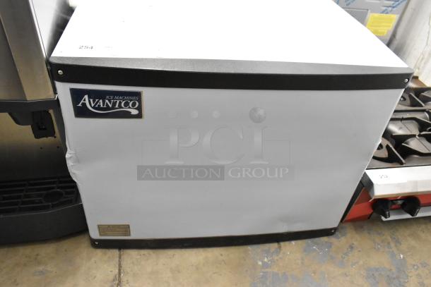BRAND NEW SCRATCH AND DENT 2024 Avantco 194MCH430A Stainless Steel Ice Machine, 400 lb capacity, 115V, visible scratches.