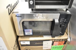 BRAND NEW! 2021 Amana RMS10DSA Stainless Steel Commercial Countertop Microwave Oven. 120 Volts, 1 Phase. - Item #1214323