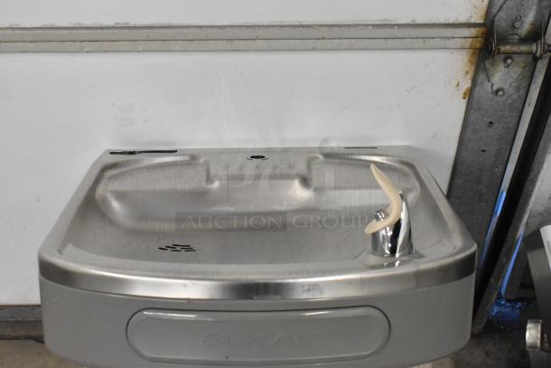 Elkay EZSTLDWS_1G stainless steel wall mount water fountain. New, scratch and dent condition. 115V, 1 phase.