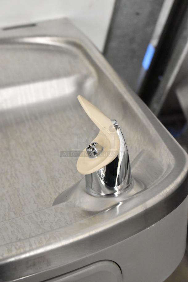 Brand new Elkay EZSTLDWS_1G stainless steel water fountain, wall mount, 115 volts, scratch and dent condition.