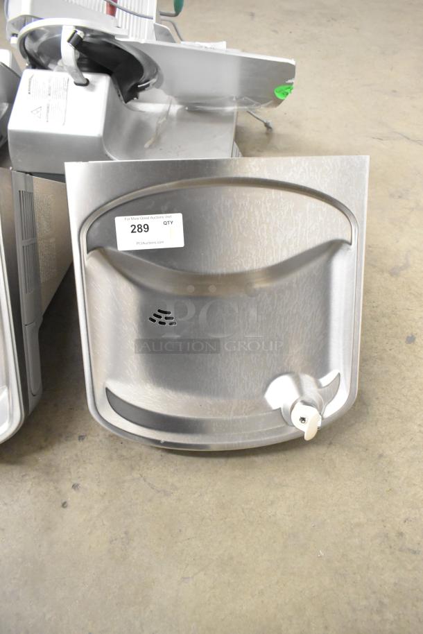Brand new Elkay EZSTLDWS_1G stainless steel wall-mount water fountain. 115V, 1-phase, scratch and dent condition.