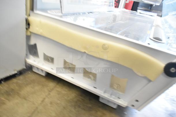 Brand new Avantco countertop display case, missing side panels, metal construction, scratch and dent condition.