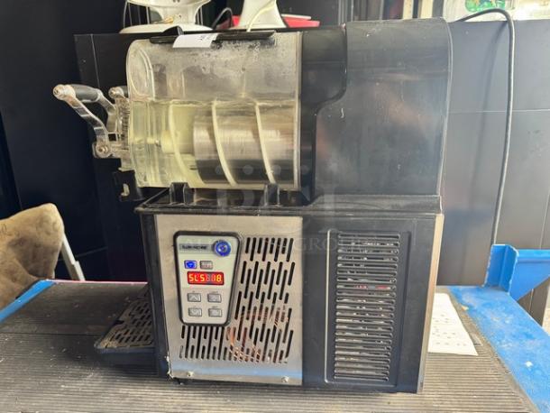 VEVOR XRJ3LX2 slushy machine, 3Lx2 double tank, 110V, tested and working. Features digital controls, sleek metallic finish.