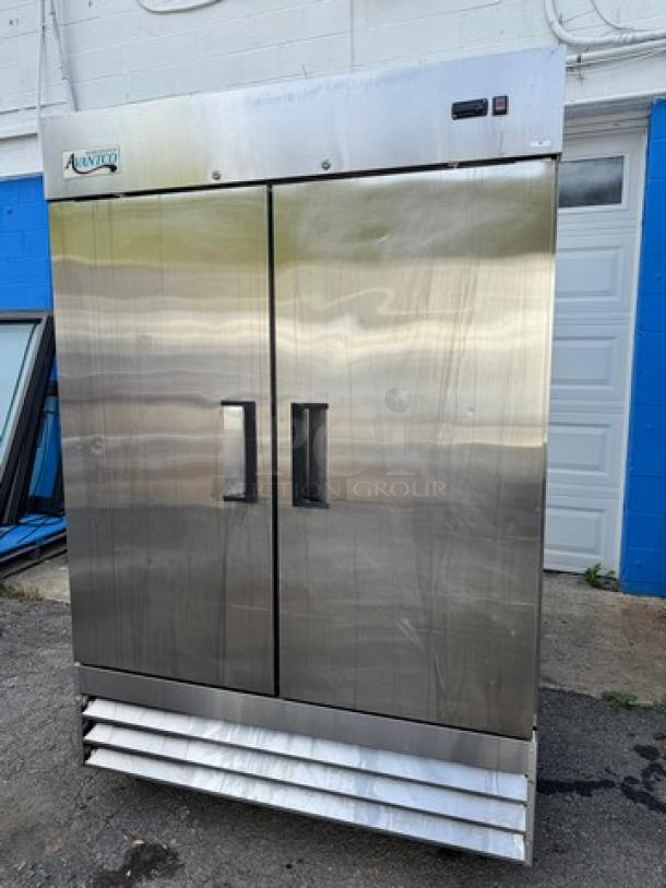 AVANTCO 178A49RHC 2-door stainless steel refrigerator on casters, 115V, tested and working condition.