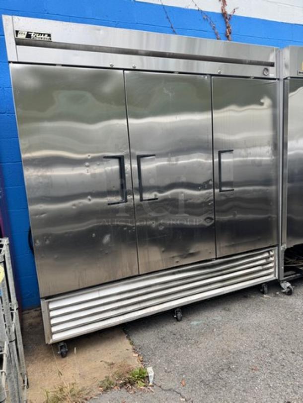 TRUE T-72F commercial freezer, 3 solid doors, stainless steel, on wheels, 115V, tested and working condition.