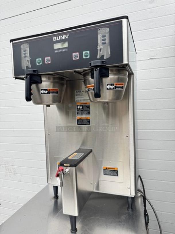 BUNN Dual Coffee Brewer TF DBC, stainless steel, 120/240V, two brew containers, digital display, excellent condition.