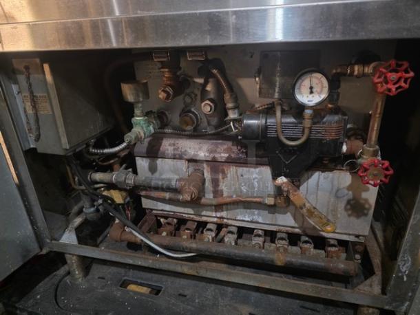 Vulcan-Hart VS3616GE Natural Gas Convection Steamer, 300,000 BTU, showing internal components and gauge, used condition.