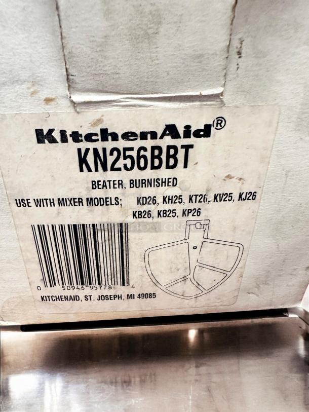 KitchenAid KN256BBT burnished flat beater packaging, compatible with 5 & 6 qt bowl-lift mixers, model and usage details shown.