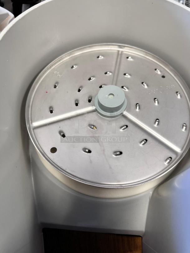 Pristine Robot Coupe continuous feed attachment, pusher, grating disc for R2/R2N/R301. Fully tested, excellent condition.