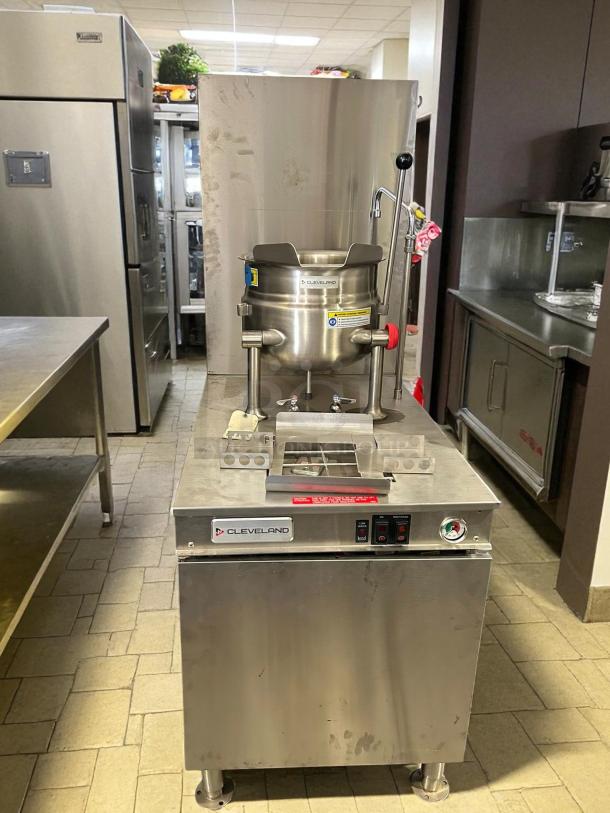 Cleveland 24-GM-K6-200 natural gas 6-gallon tilt steam kettle with modular generator base, stainless steel, tested and working.