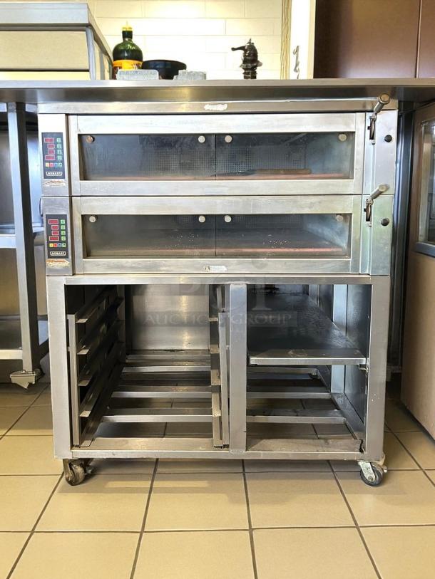 Hobart OV400W-2 2 Deck Bakery Oven, excellent condition, electric, 220v, 3ph. Tested and working. Model OV400W-2.