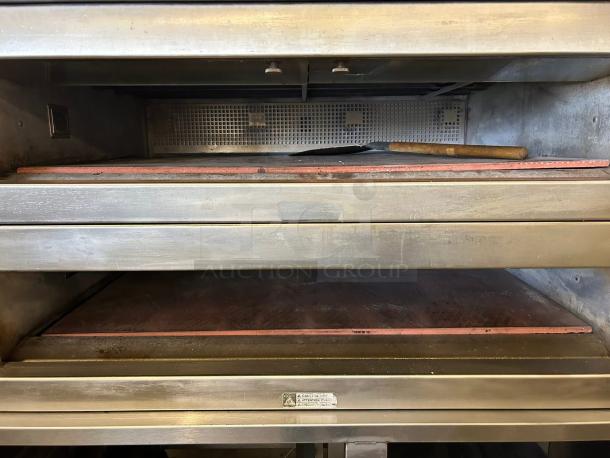 Hobart OV400W-2 electric 2-deck bakery oven in excellent condition, featuring durable stainless steel and 220v 3-phase power.