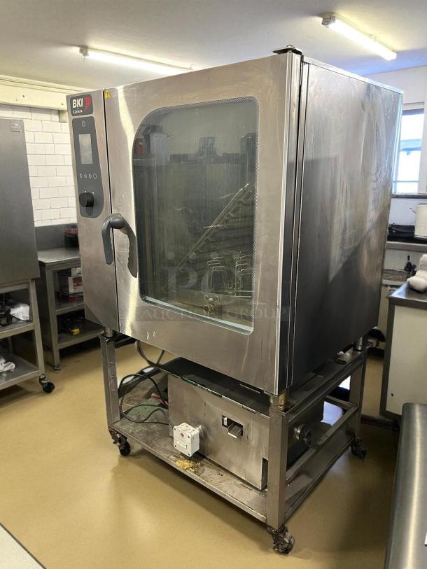 BKI ETE102R combination oven, excellent condition, electric, boilerless, 208v 3ph, stainless steel, tested and working.