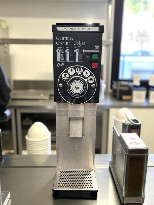 Curtis GSG-3BLK automatic coffee grinder with 2.5 lb hopper, digital controls, model GSG, tested and working condition.