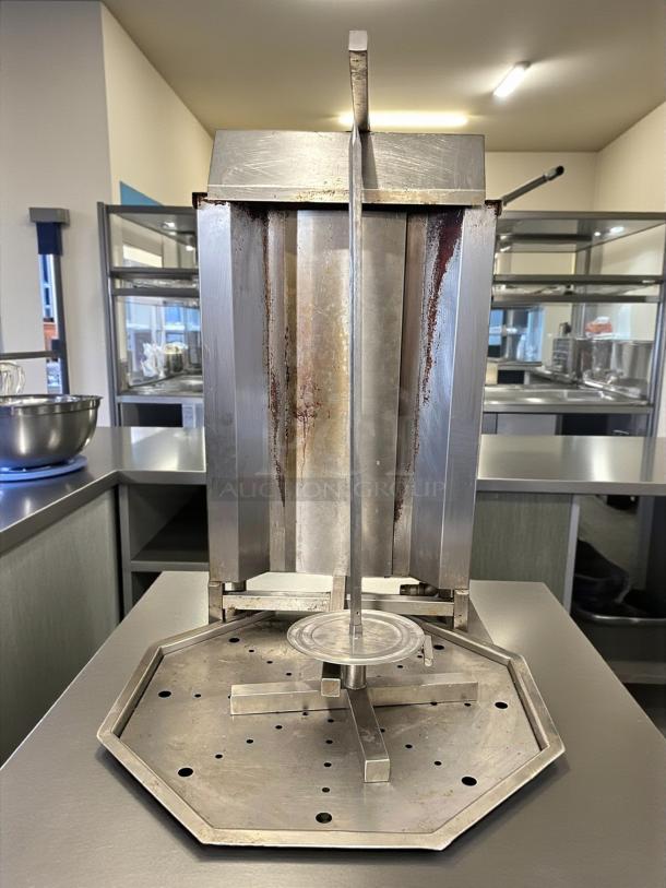 AXIS AX-VB3 18" 3 Burner Vertical Gas Broiler in great condition, stainless steel, tested and working, ideal for kitchens.