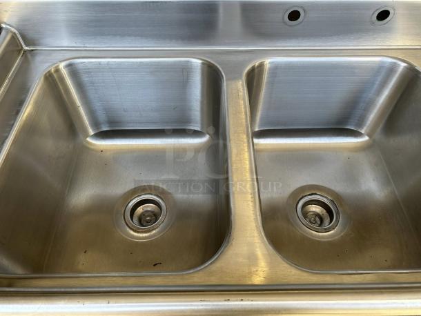 Advance Tabco T9-3-54 stainless steel commercial sink, three compartments, excellent condition, tested and working.