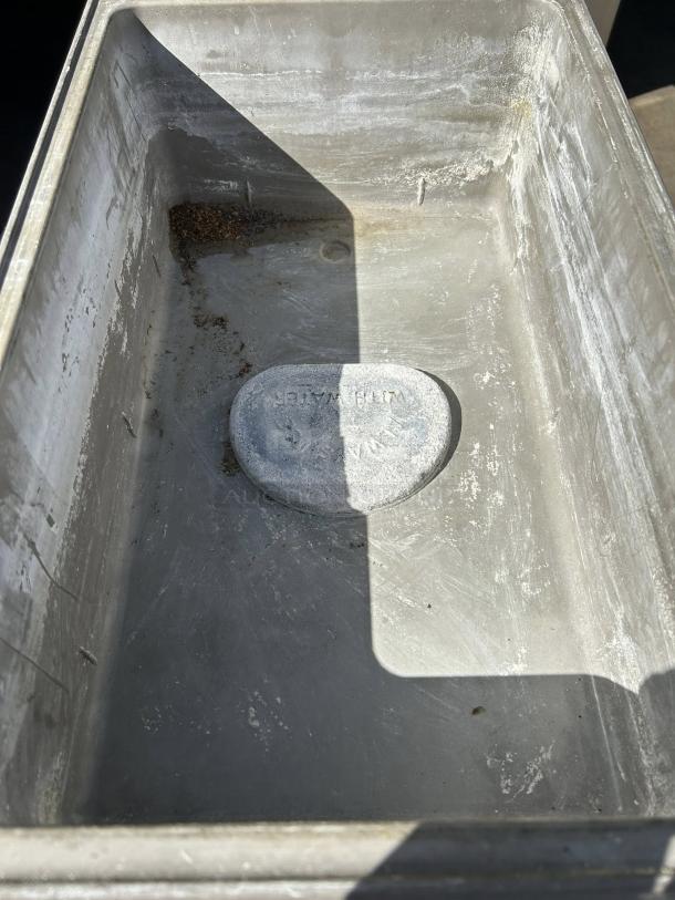 Vollrath 72020 Cayenne full-size rethermalizer in great condition, tested and working, some wear visible inside.