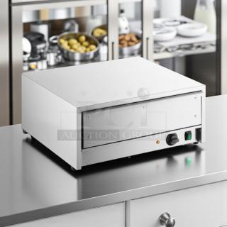 Avantco BW32M stainless steel hot dog bun warmer, 120V, 450W. In original packaging, semi-new condition.